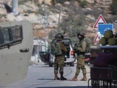 رئيس بلدية الطيبة: إغلاق الاحتلال للبلدة يضيّق على السكان ولا يوفر الحماية لهم