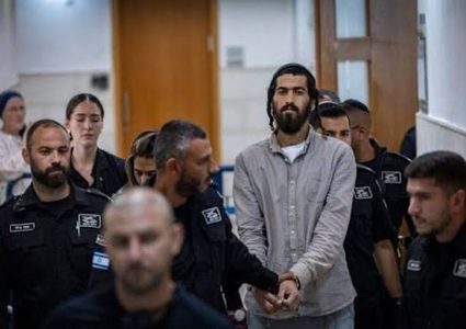 محكمة الاحتلال تأمر بالإفراج عن مستوطن متهم بالاعتداء على فلسطينيين