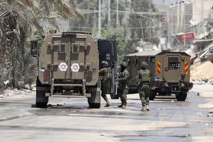 الاحتلال يستولي على منزل من ثلاثة طوابق ويطرد عائلتين في يعبد