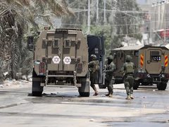 الاحتلال يستولي على منزل من ثلاثة طوابق ويطرد عائلتين في يعبد