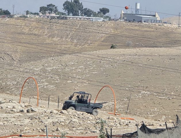 مستوطنون إرهابيون يقيمون بؤرة على أراضي النزلة الشرقية شمال طولكرم
