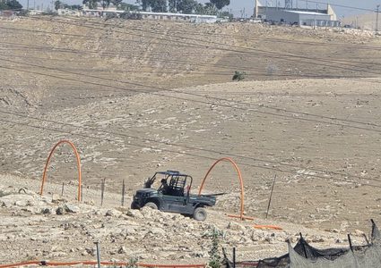 مستوطنون إرهابيون يقيمون بؤرة على أراضي النزلة الشرقية شمال طولكرم