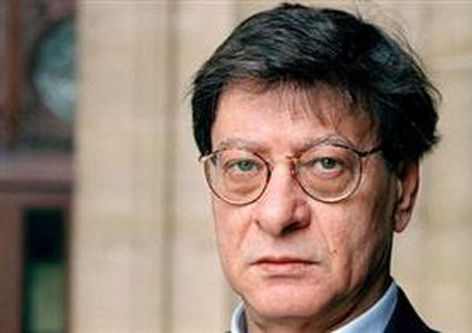 إحياء الذكرى السنوية الـ18 لرحيل الشاعر الكبير محمود درويش