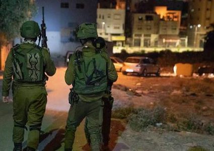 الاحتلال يعتقل مواطنا من ضاحية اكتابا ويحتجز صحفيا في بلعا شرق طولكرم