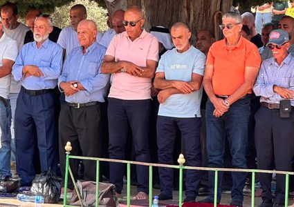 70 ألفا يؤدون الجمعة في المسجد الأقصى رغم إجراءات الاحتلال