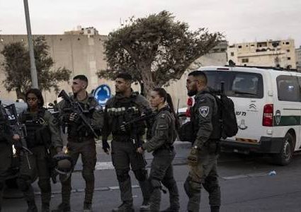 هيئة مقاومة الجدار: نقل صلاحيات إنفاذ القانون على المستوطنين إلى الشرطة