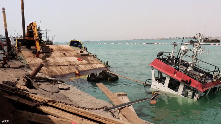 ميناء المخا اليمني يوقف عملياته بعد هجمات حوثية