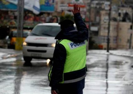 الشرطة تحذر السائقين من مخاطر القيادة أثناء هطول الأمطار