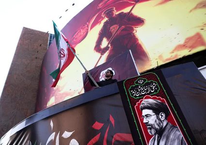 إيران توقف دبلوماسيين فرنسيين في "اجتماع سري" وتتهمهما بالتدخل في شؤونها