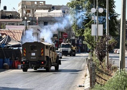 الاحتلال يقتحم المغير ويطلق قنابل الغاز تجاه منازل المواطنين