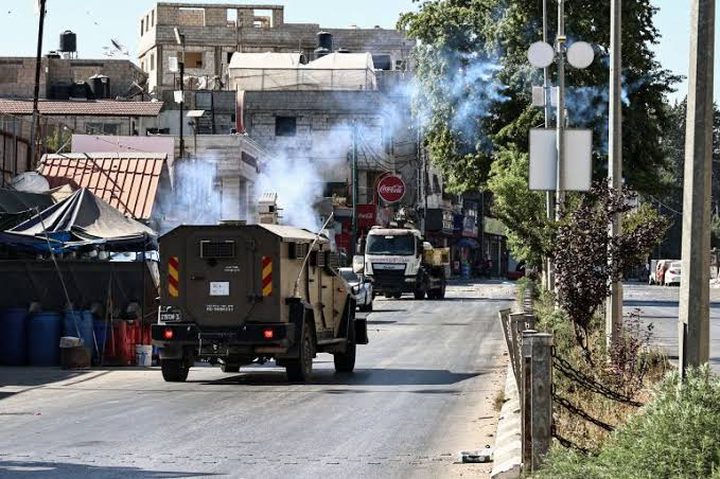 الاحتلال يقتحم المغير ويطلق قنابل الغاز تجاه منازل المواطنين
