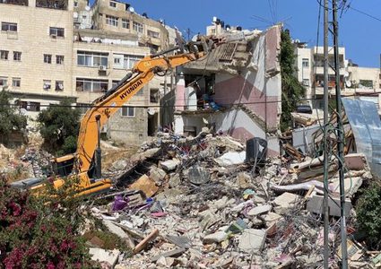 الاحتلال يجبر مقدسيًا على هدم منزله ذاتيًا في سلوان