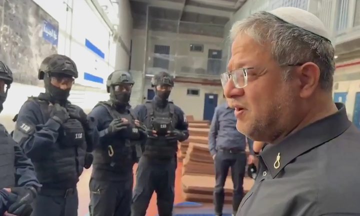 بن غفير يتعهد بالسماح لجندي سابق بالمشاركة في إعدام أسرى فلسطينيين