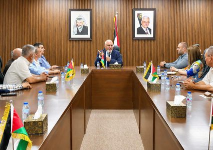 وزير الزراعة يبحث سبل تعزيز التخطيط الزراعي