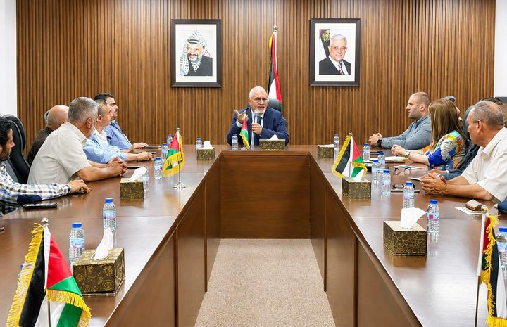وزير الزراعة يبحث سبل تعزيز التخطيط الزراعي