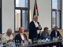 وزير الداخلية يعقد لقاءً في النبي صالح ويؤكد تعزيز السلم الأهلي وسيادة القانون