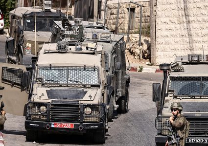 قوات الاحتلال تقتحم عقابا شمال طوباس وتداهم منازل مواطنين وأسرى محررين
