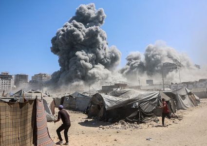 قصف ونسف وإطلاق نار.. الاحتلال يجدد خروقاته لوقف إطلاق النار في غزة