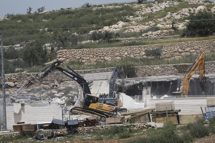 الاحتلال يهدم ثلاثة منازل لعائلة علقم في بيت حنينا شمال القدس