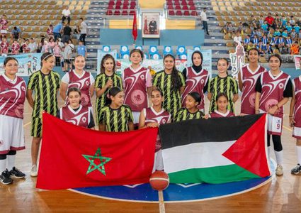 أطفال القدس يشاركون في دوري رياضي بطنجة ويتعرفون على معالم المدينة