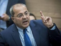 الطيبي يعلن خوض الانتخابات ضمن "القائمة المشتركة" ويدعو "الموحدة" للانضمام