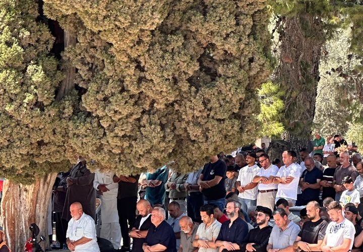تزامنا مع ذكرى إحراقه الـ 57.. عشرات الآلاف يؤدون صلاة الجمعة في المسجد الأقصى المبارك