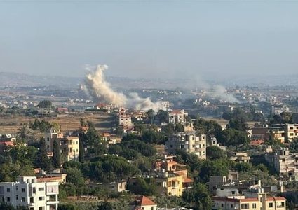 جيش الاحتلال يضرب جنوب لبنان بزعم عبور مشتبه بهم خط المجال الأمني