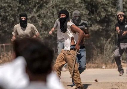 مستوطنون يقتحمون محيط منازل المواطنين في برقا شرق رام الله