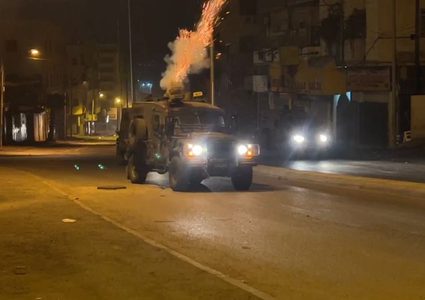 تضرر مركبتين إثر صدمهما من آليات الاحتلال في طولكرم
