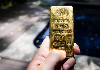 تراجع النفط وارتفاع الذهب مع ترقب عقوبات أميركية جديدة على إيران