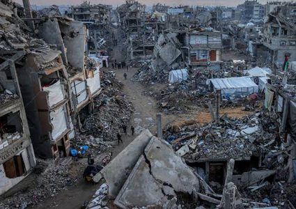 خطة إعادة إعمار غزة مجمدة في القاهرة وسط خلافات على مستقبل القطاع