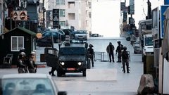 الاحتلال يقتحم مخيم قلنديا وكفر عقب ويشرع باخلاء مجمع للأونروا