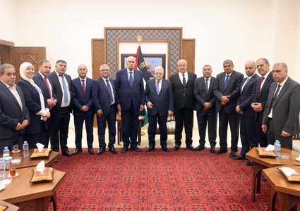 الرئيس يترأس اجتماعا لمجلس المحافظين ويطلع على الأوضاع الميدانية وتطوراتها