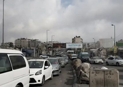 حواجز الاحتلال تعزل قرى شمال غرب القدس.. مواطنون يُمنعون من العودة لمنازلهم
