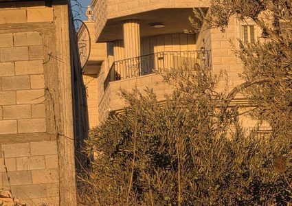 الاحتلال يحول منزلا إلى ثكنة عسكرية في عورتا جنوب نابلس