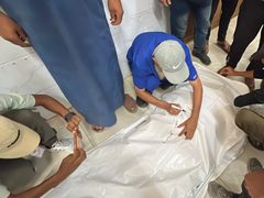 شهيد واصابات بغارتين على خان يونس والشاطئ
