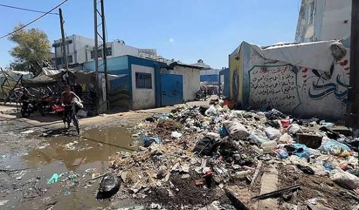 شهيد ومصابون في قصف للاحتلال على حي الصبرة بمدينة غزة