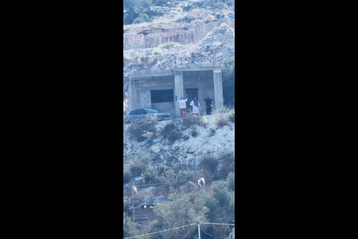 الاحتلال يقصف منزلا في حرش السعادة غرب جنين