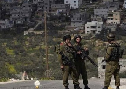 الاحتلال يعتقل 8 مواطنين بينهم مواطنة ويصادر 10 مركبات في ديربلوط