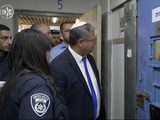 من داخل الدامون.. بن غفير يتفاخر بتشديد القيود على الأسيرات وحرمانهن من حقوقهن