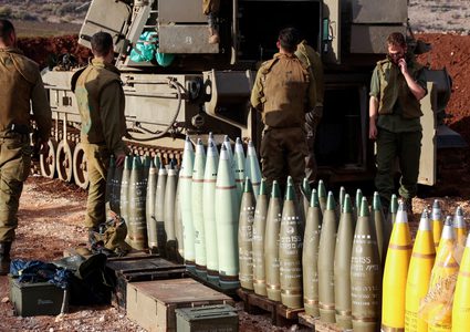 صحيفة إسرائيلية تكشف: دول خليجية تتجه نحو شراء أسلحة إسرائيلية