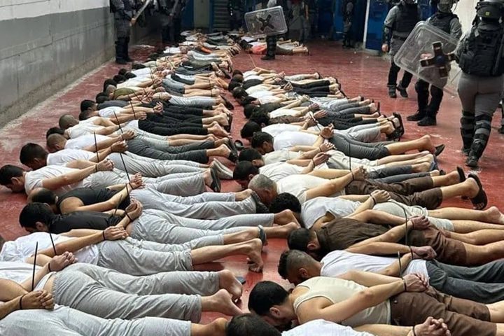 إصابة أسيرين جراء اعتداء قوات القمع على أسرى غزة في سجن الرملة