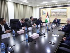 مصطفى يبحث مع المبعوث الأوروبي للسلام مستجدات الأوضاع والتطورات الميدانية