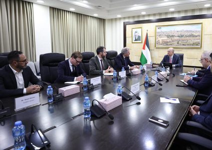 مصطفى يبحث مع المبعوث الأوروبي للسلام مستجدات الأوضاع والتطورات الميدانية
