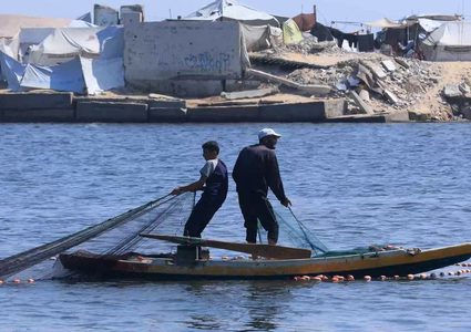 إصابة 5 صيادين بنيران بحرية الاحتلال قبالة ساحل غزة