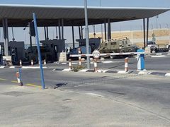أزمة مرورية خانقة على طريق قلنديا شمال القدس بفعل تضييقات الاحتلال