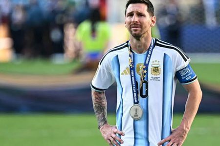 ميسي يعلن اعتزاله اللعب الدولي مع المنتخب الأرجنتيني