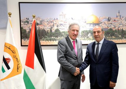 الشيخ يبحث مع الممثل الأوروبي للسلام التصعيد بالضفة وغزة والانتخابات