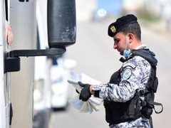 الضابطة الجمركية: ضبط قرابة 83 طن بضائع منتهية الصلاحية خلال آب الماضي