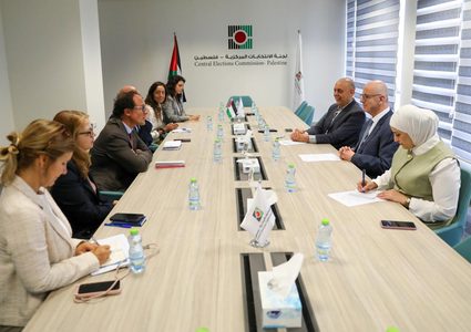 لجنة الانتخابات تبحث مع بعثة أوروبية الاستعدادات للانتخابات التشريعية